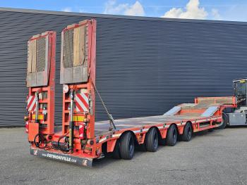 F-S44-/ 4 x STEERING / HYDRAULIC RAMPS / EXTENDABLE